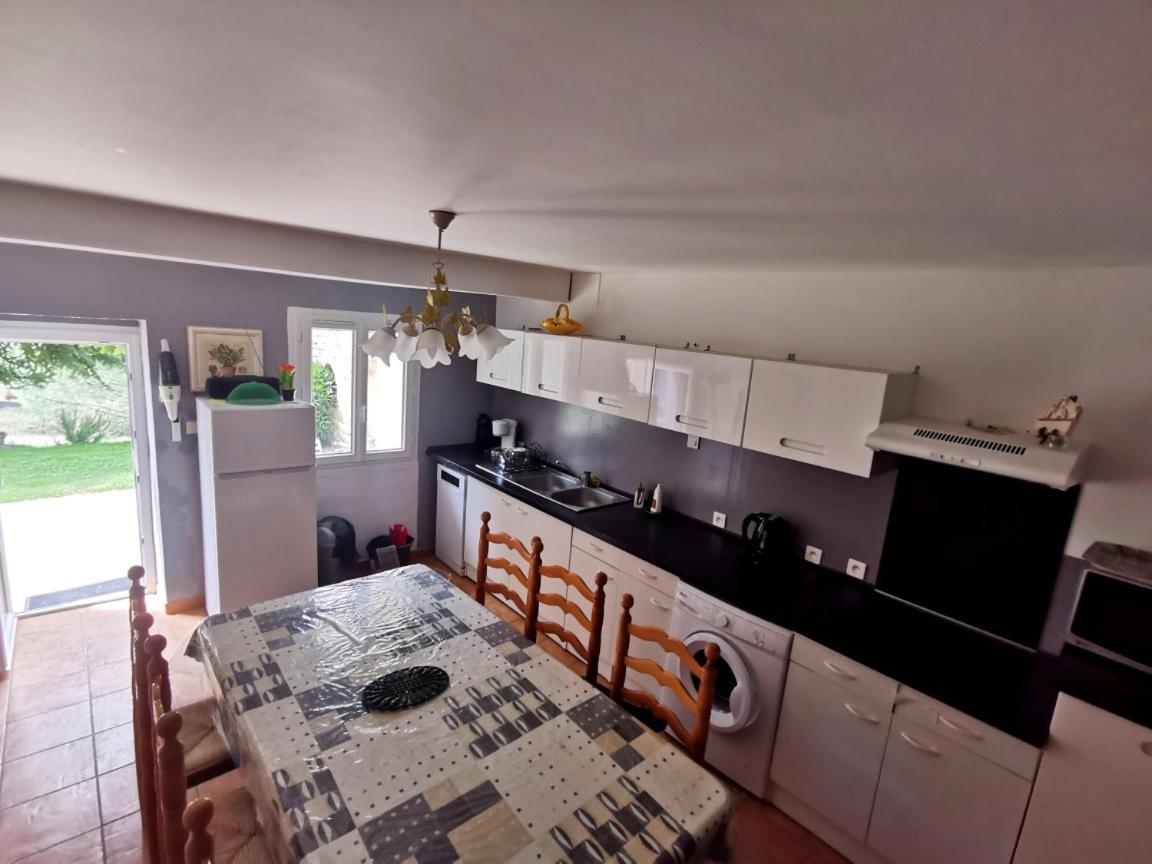 Charmant Appartement Dans Corps De Ferme Aiglun Aiglun  Exterior foto